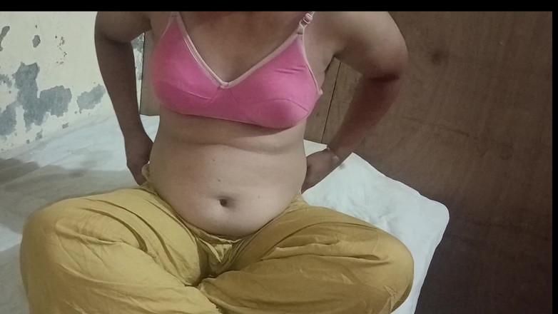 MHM: Indianca Punjabi Bhabhi s-a futut în pizdă după masaj