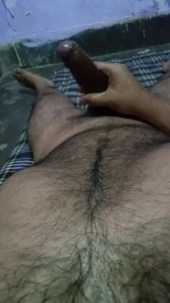 Raaz26d: Indiano garoto musculoso oleando seu pau e massagens para um...