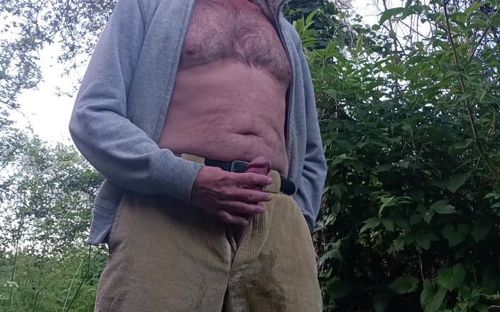 Rockardglans: Pissande byxor, wanking i skogen bär sladdar - Rockard Daddy