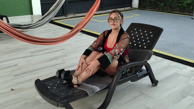 Juliana Rose: Hot Colombian Gets Touched by Neighbor and Ends up Fucked...