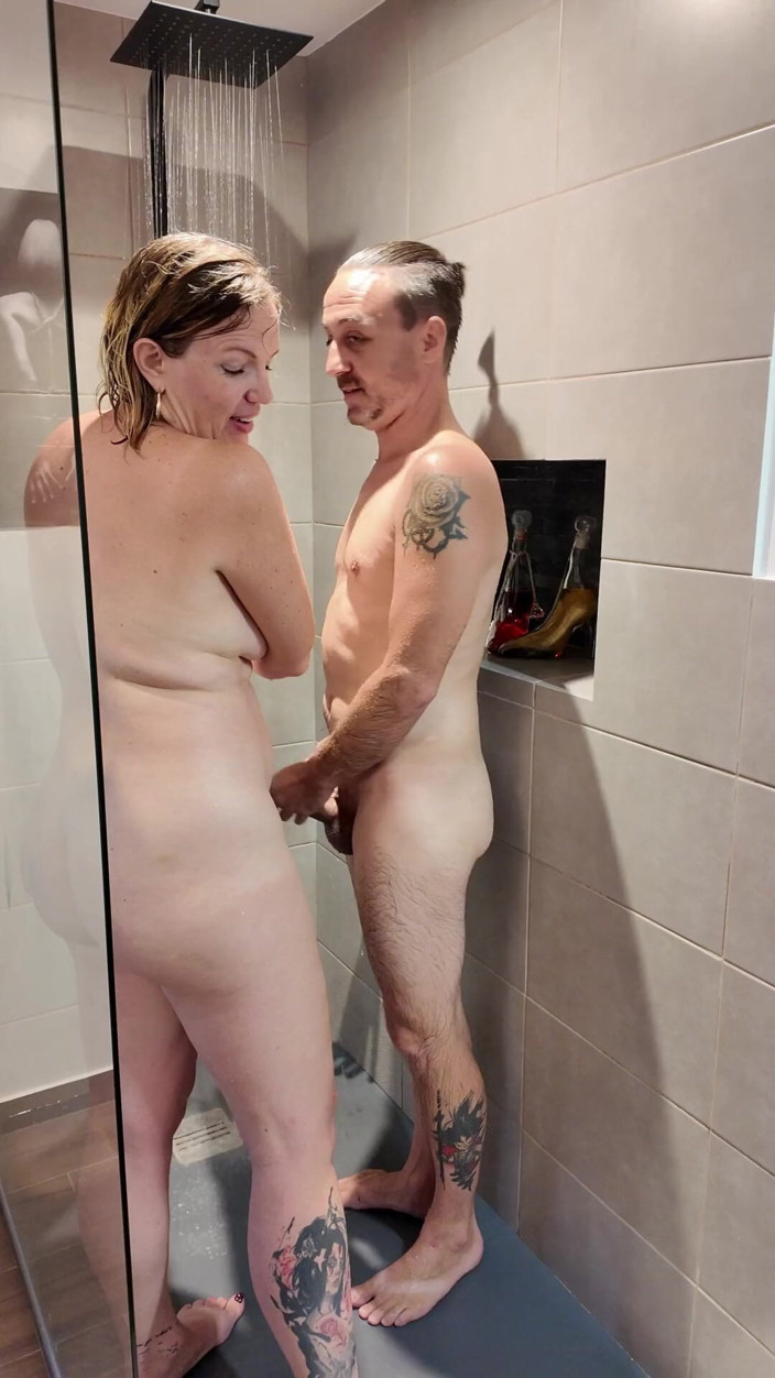 Sexymarghot: Suami dan kekasih saya mandi sebelum makan