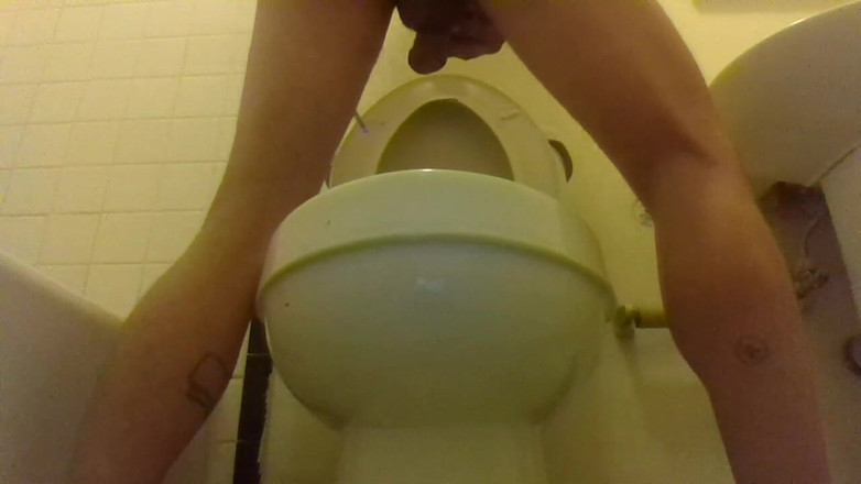 LilTaste: Schweben über meiner toilette, während ich pinkel