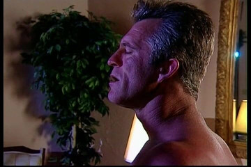 Perfect Porno: Isteri bertetek besar memuaskan lelaki zakar besar