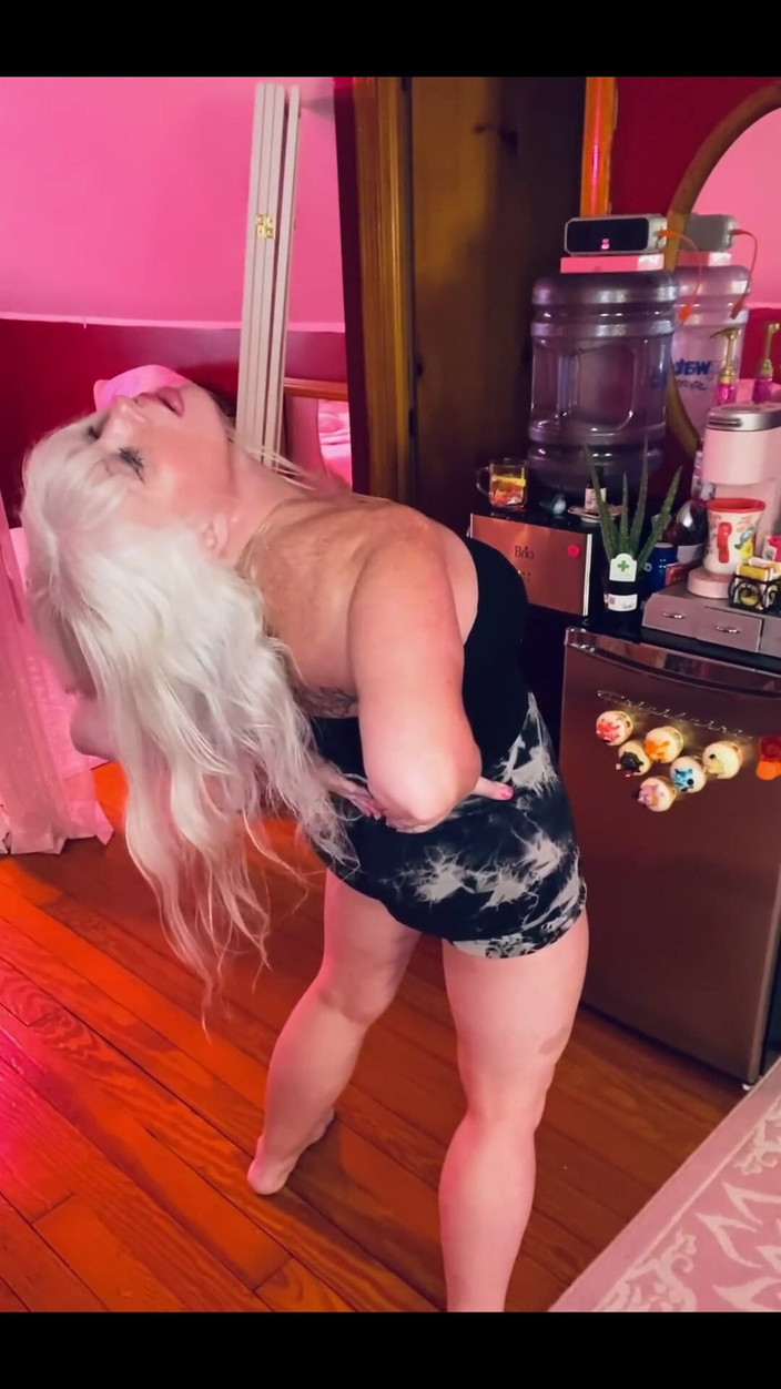 PaintedRose: Sexy sladké hloupé protahování Vsadím se, že víš Jeden z důvodů,...