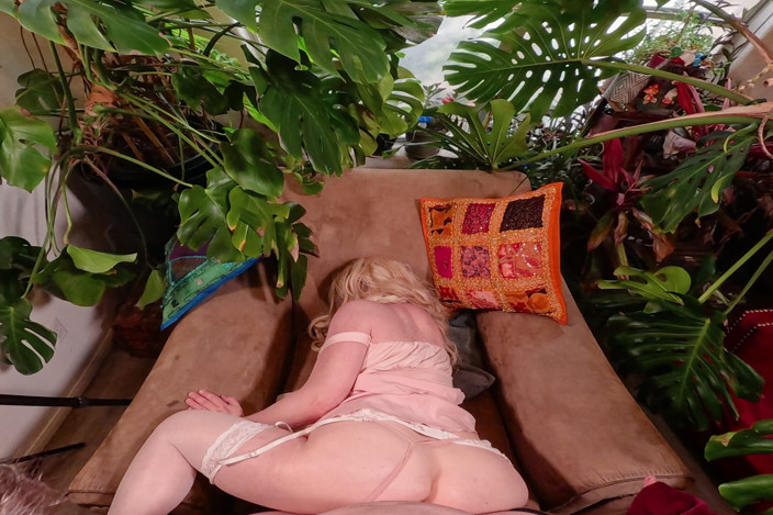 Erin Electra VR: Wife Pays Debt