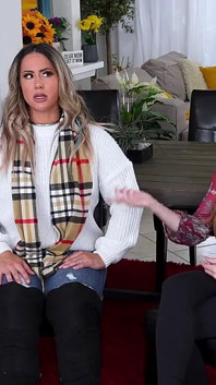 Visita da meia-tia Nicole se transforma em um trio quente com Misty e Laya