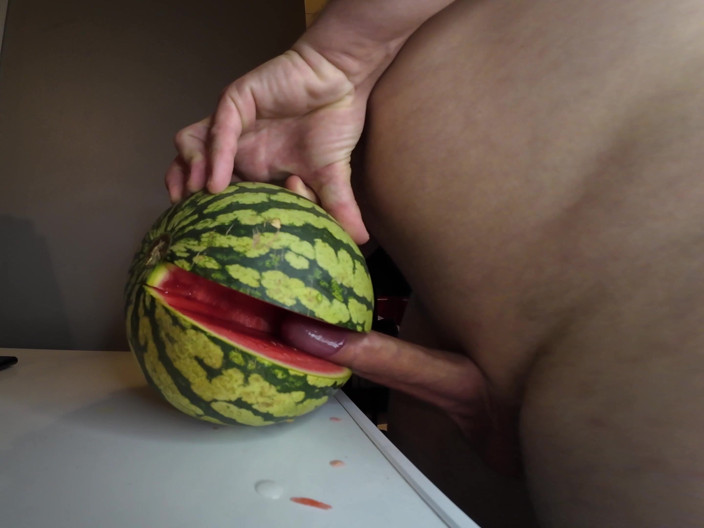 69KinkyCouple: My Way of Beeing a Vegan. Fucking a Watermelon