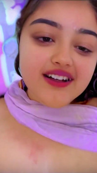 Çok ateşli genç köylü kız erkek arkadaşı sıkı rossy amcıkla ilk kez seks yapıyor xxx video