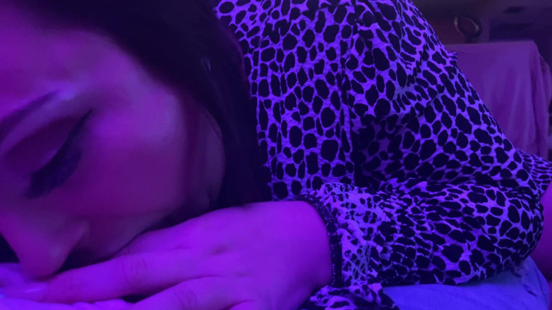 HotsaucePOV: Cewek ceroboh basah nyepong kontol sampai dicrot sperma