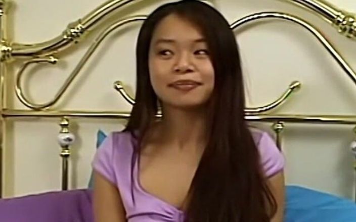 Homegrown Handjob: Asalee ngocok kontol nikmat banget