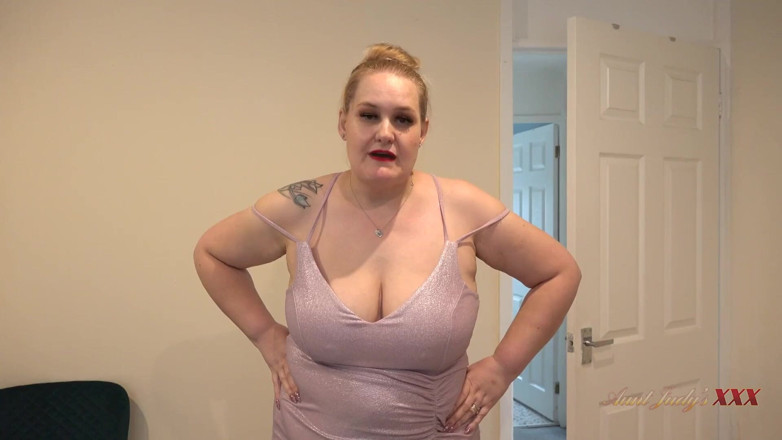 Aunt Judy's XXX: MătușaJudysXXX - Femeia ta mare și frumoasă Landlady Becky te prinde cu...