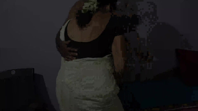 Sexy sindu: 彼氏との美しい妻Hordcoreセックス