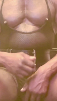 Muscle Butt Kink Squat Titplay & Cum