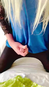 Lucy Summers - paja de lubricante con anillo de polla