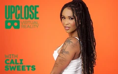 Yakın sanal gerçeklik - ateşli hatun Cali Sweets memelerine boşalmadan önce büyük yarağı sikiyor