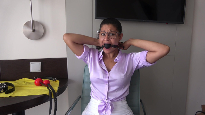 Latina Fetish: Calisa Gag's Ordeal de formare: De la ballgags la umilitoare...