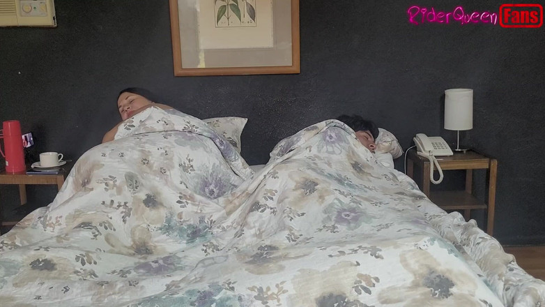 Riderqueen: Video voor fans - slanke stiefzoon hard