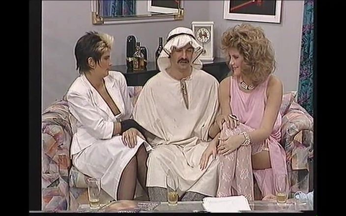 Vintage megastore: Vintage sexo a três termina com uma enorme gozada