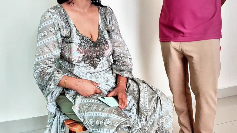 Piya pori: Amatérské Bliss Burns během výprasku nevlastního kořene