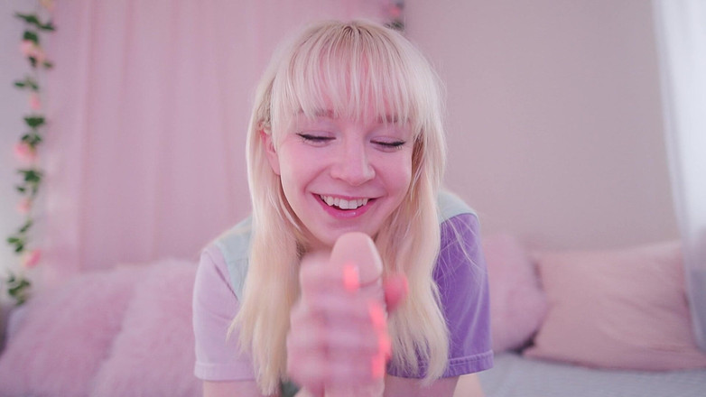 Jolie Lyon: Незаймана тінка залишається з вітчимом