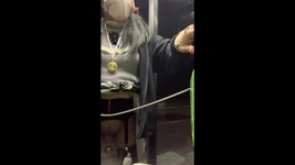 Hướng dẫn từ huấn luyện viên số 16 thất bại một lần nữa do tiếp xúc trong gian hàng điện thoại