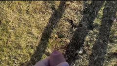 Emma Voyeur: Kepergok membelai di depan umum... Cewek itu bantuin aku selesai