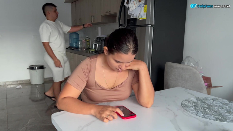 MaRaSexx: Il mio fratellastro perverso non smetterà di flirtare con la...