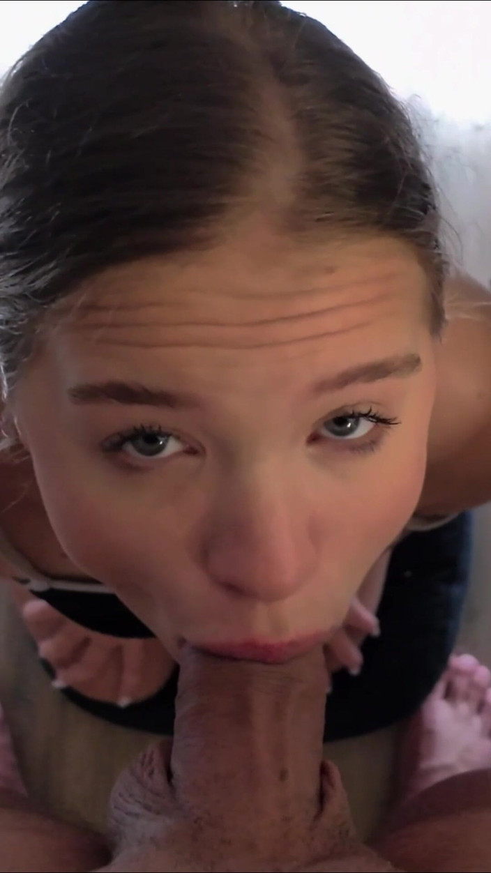 xKeryB: Nemůžu Ani Najít Soukromí Ve Svém Domě... Ach, Tento Nevlastní...