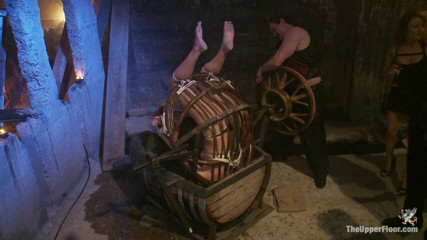 The Upper Floor by Kink: La dissolutezza geminisa