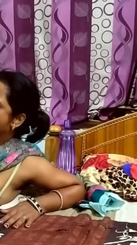 Cô vợ nóng bỏng hàng xóm sanjana lãng mạn trong saree sau đó làm tình mạnh bạo - tự quay tại nhà