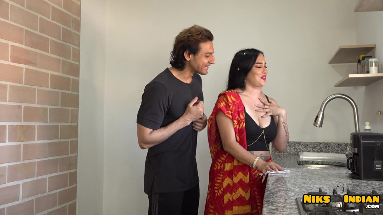 Niks Indian: Matură sexy bhabhi timidă cu țâțe mari futută tare de Devar