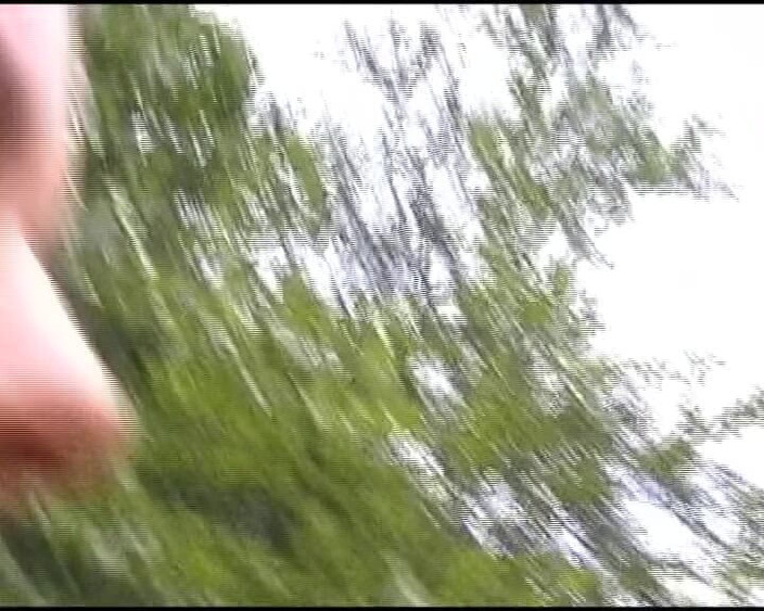 Deutsche Madchen: Две симпатичные немецкие крошки играют вместе на улице