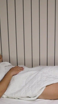 Dr. Lynn Checks's Heartbeat dan menghisap kesakitan