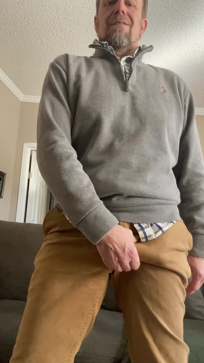 RealBigDill: Ayah tiri ngasih hadiah sama putrinya yang suka nyepong kontol