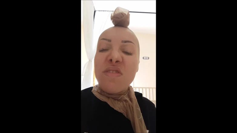savannahamatoriale: Socks in the Face!