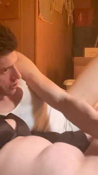 Drażnić ją na brudnej piwnicy Mastress