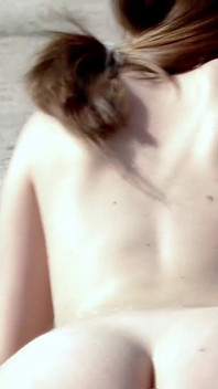 Natty Mellow: Shooting at the Beach, Problem with a Wasp