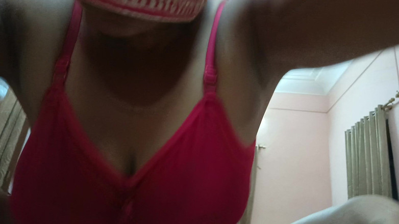 Hot poonam69: A cunhada levou o cunhado e beijou o pau dela