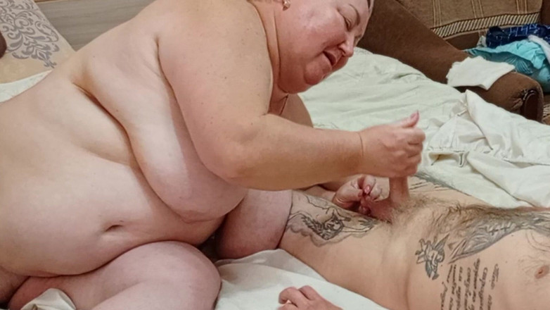 Zona901: बड़े स्तनों वाली सास स्खलन के लिए मेरे लंड का दूध निकालती है