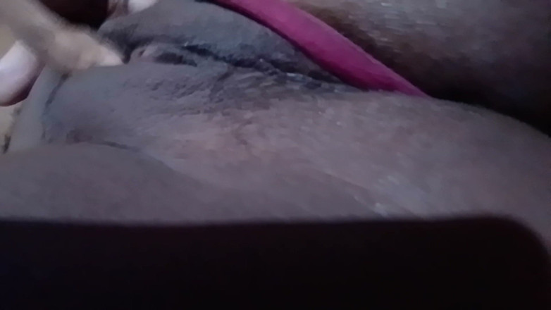 Cat masturbating with finger: マスターベーションの喜び