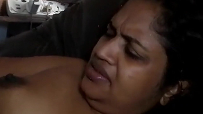 Tina Baby: Mamă sexy indiană desi reală atingându-și pizda antrenament complet