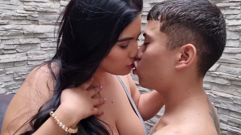 Savannah Watson: Un Par De Vecinos Teniendo Sexo Anal En Su Patio...