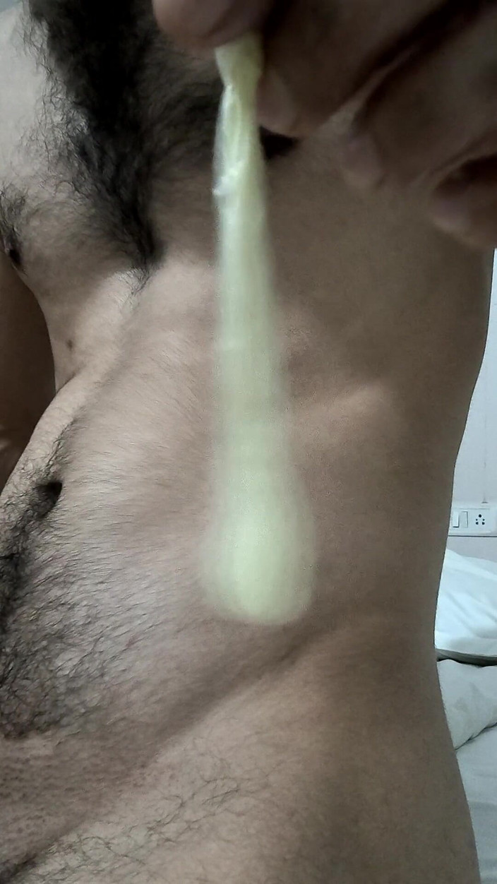 Saad568: Oğlan prezervatife boşaltıyor