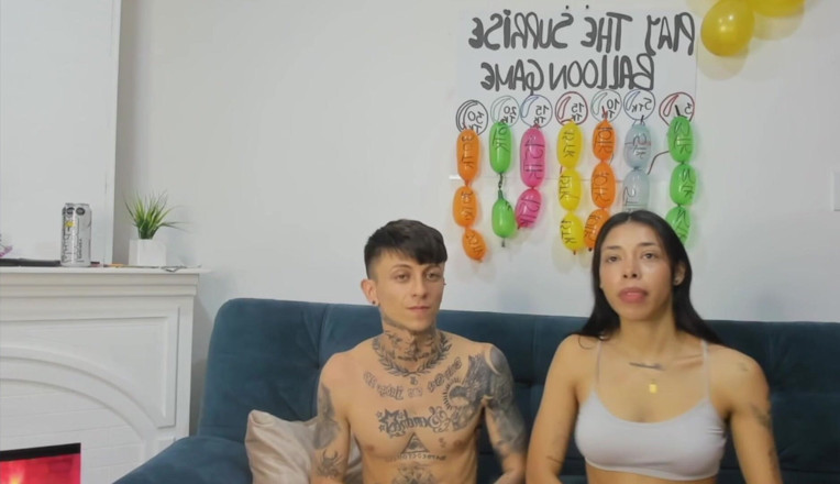 Megan and Max: Para seks tańczy i blowjon w kamerze