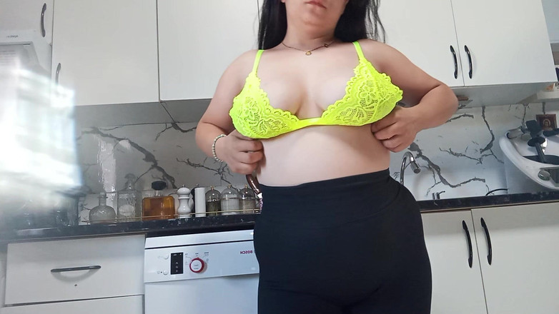 fartingclub01: Leggings, Bra and Big Bubbly Farts