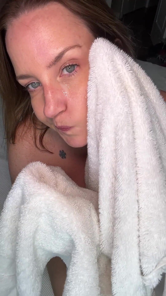 Avril Showers: Bătăuș 2.0 Muie, pe la spate, ejaculare facială