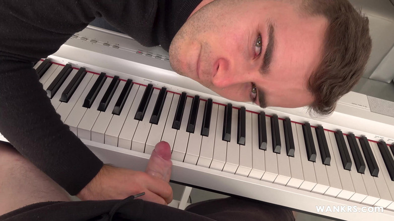 Wankrs: Piano Play Dick