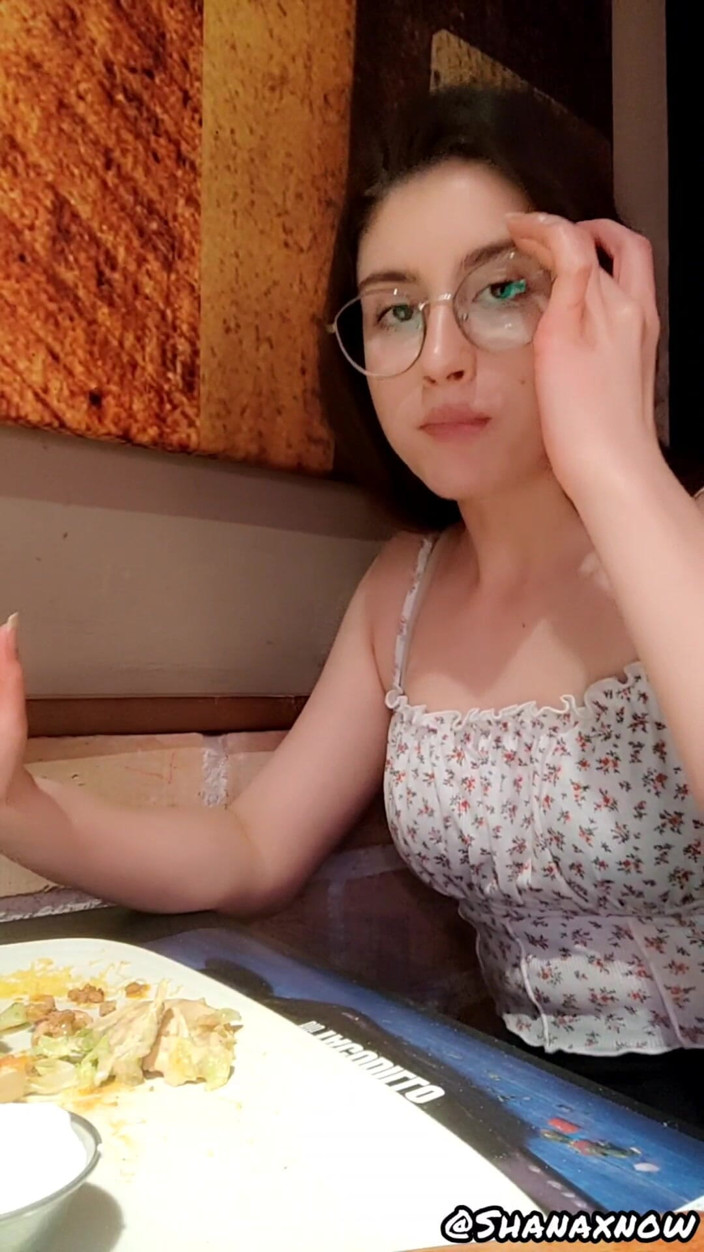 Shanaxnow: Potěšení z lízání