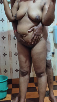 Indiana mallu menina tomando banho e ela precisa de mais foda apertada