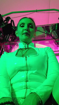 Dominatrix Eva Látex Solo Facesitting Femdom Calcinha Bunda Grande MILF BDSM Fetiche Saltos Quentes Gonzo Branco Vestido De Pvc
